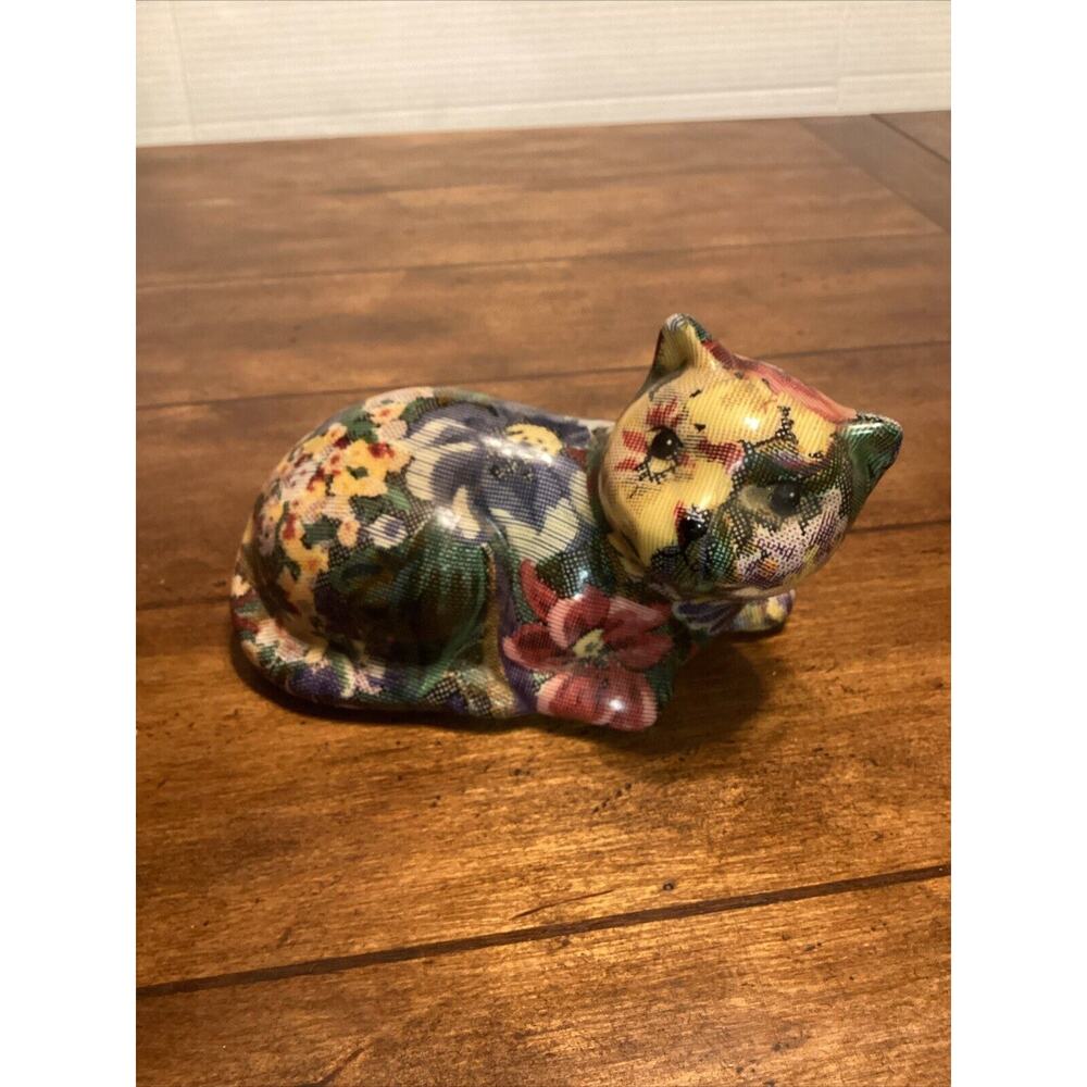 Calico Cat Figurine Ceramic Floral Multi-Colored Decoupe 3 in‎ Wx7 in L x 4 in H